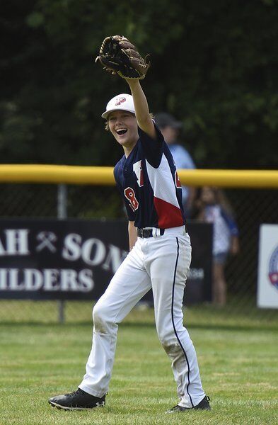 CAMPEONES IMPROBABLES: Peabody West LL aturde al invicto Pittsfield American para reclamar el título estatal